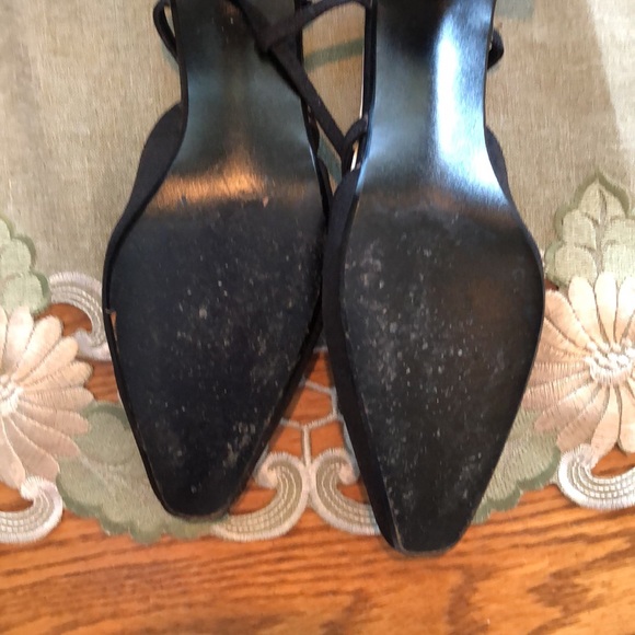 Life Stride Black Sling Back Pumps, 9.5 - Picture 5 of 7